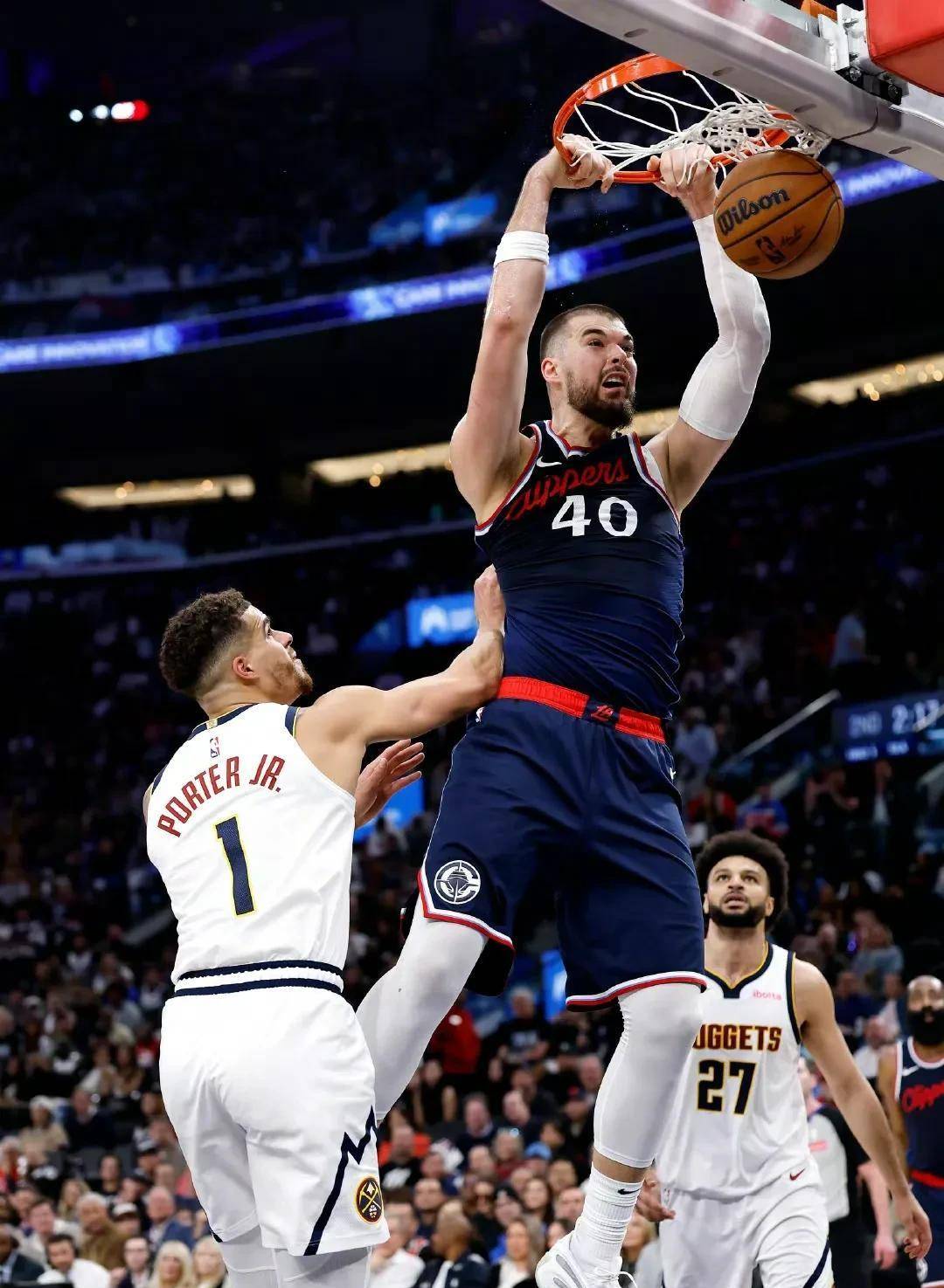 穆雷连续二十场比赛得分超过险胜，快船不断突破！的简单介绍